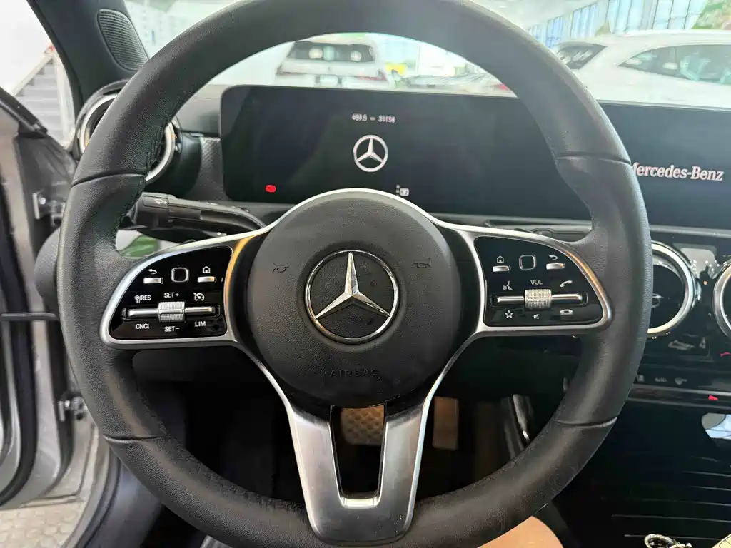 Mercedes-Benz A-Class 2022 — фото 12