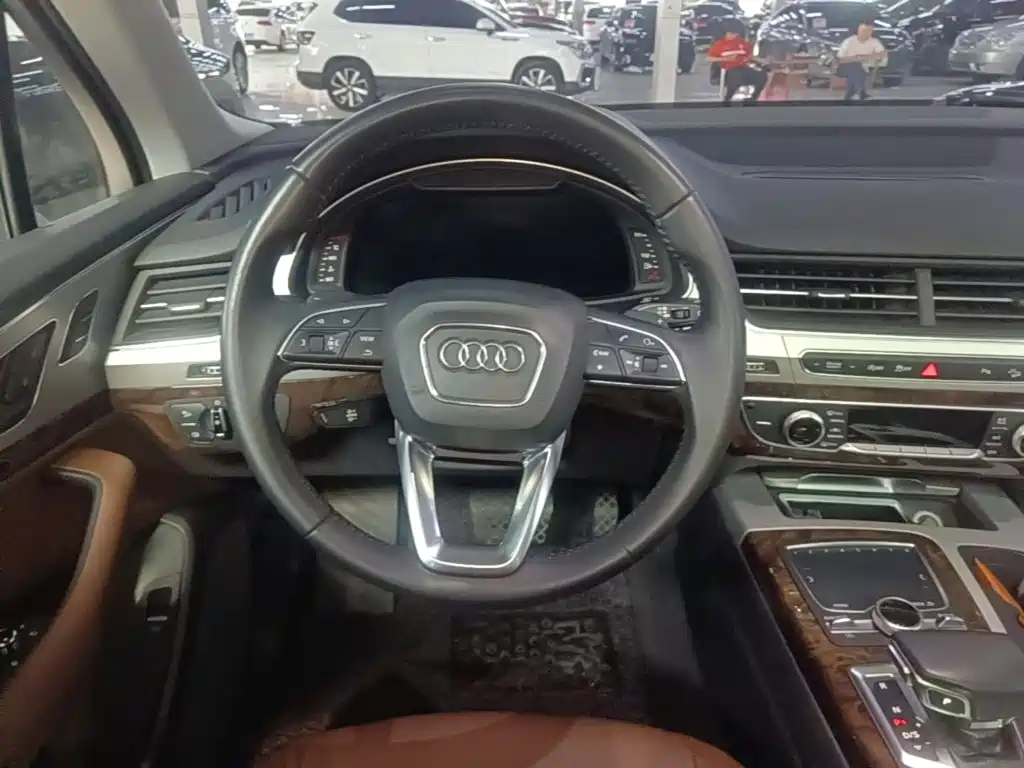 Audi Q7 2017 — фото 11