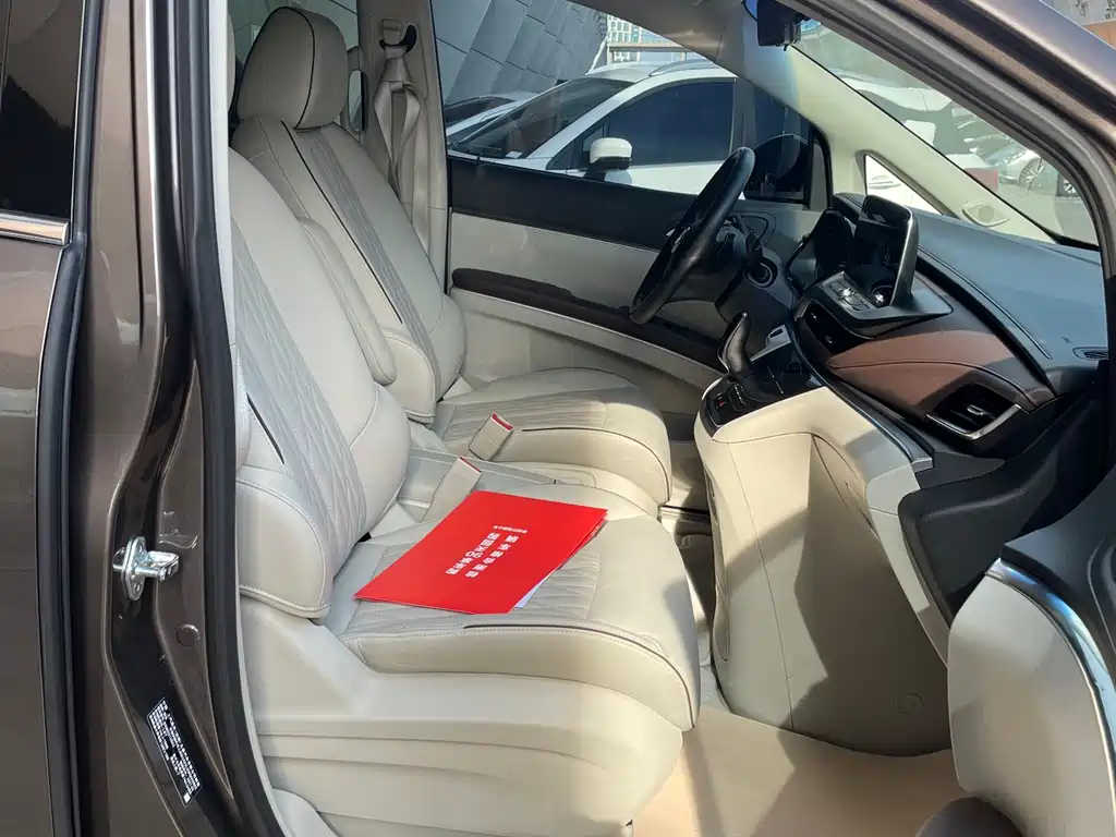 Buick GL8 2021