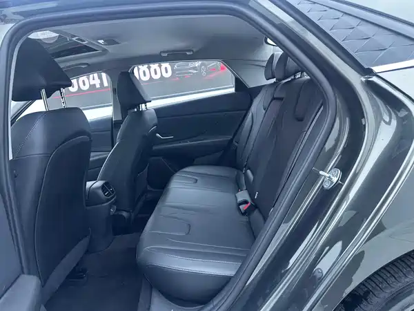 Hyundai Elantra 2023