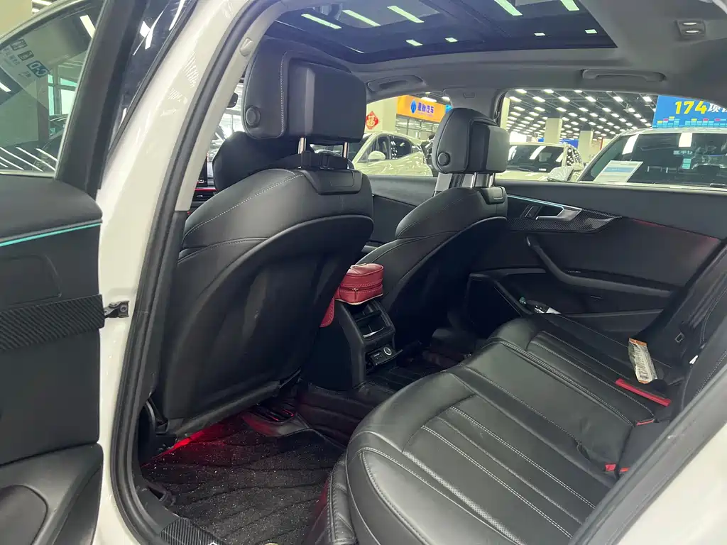 Audi A4L 2021