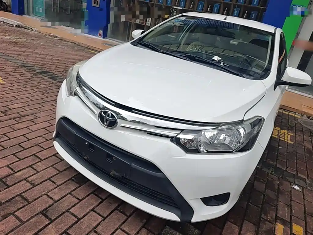 Toyota Vios 2015 — фото 1