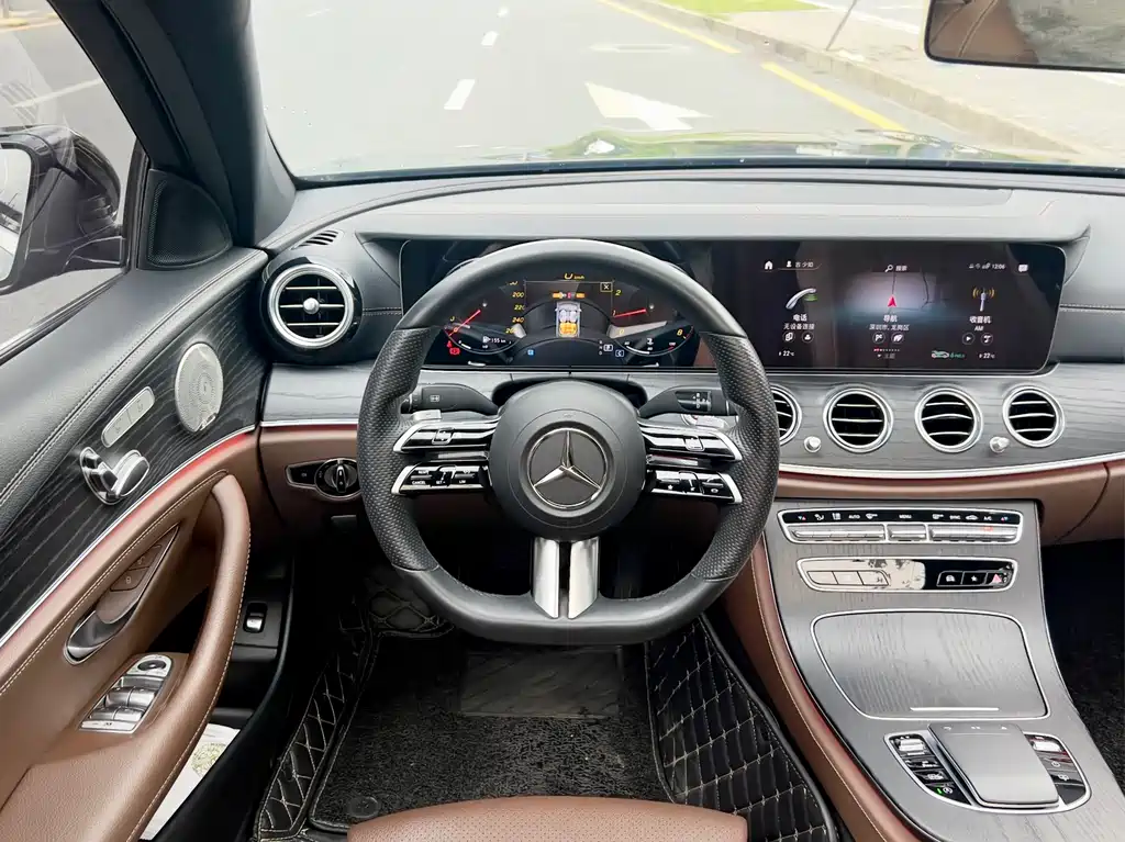 Mercedes-Benz E-Class 2022 — фото 11