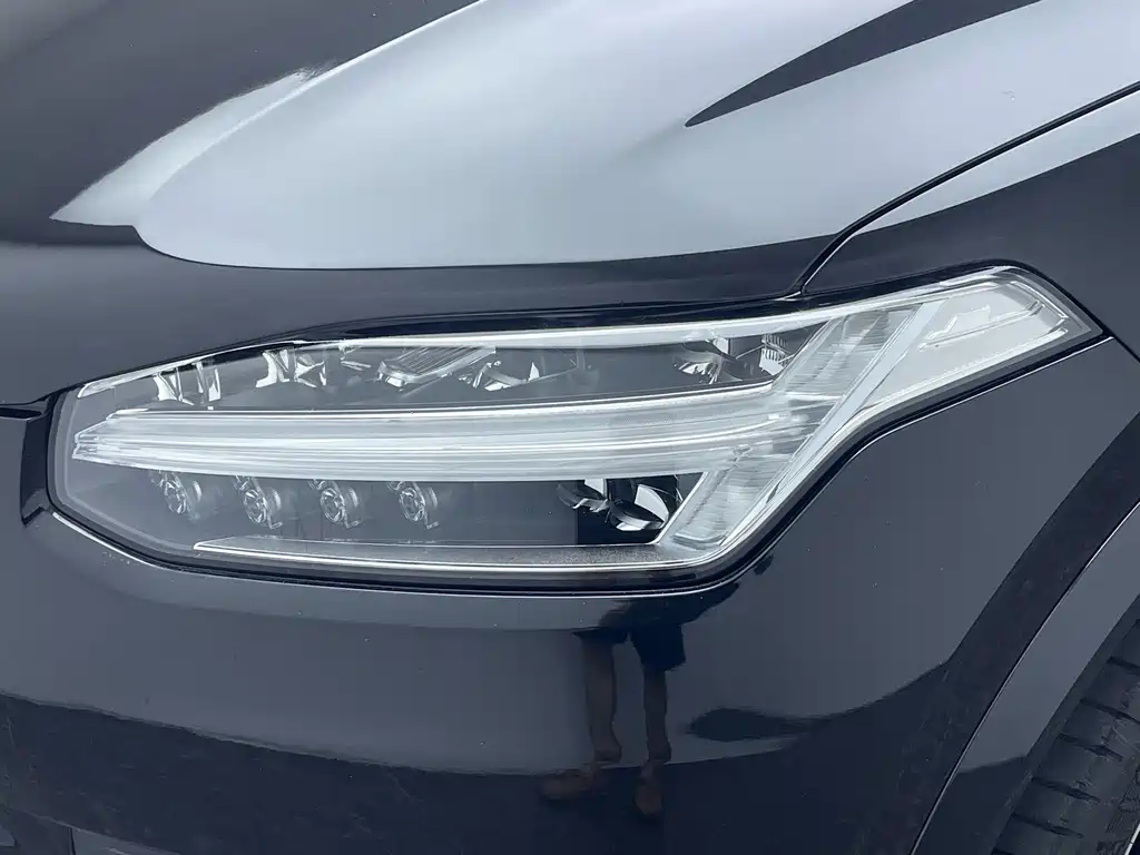 Volvo XC90 2023 — фото 11