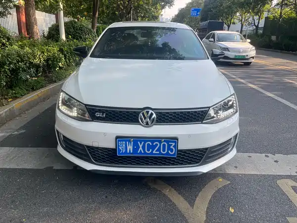 Volkswagen Sagitar 2015