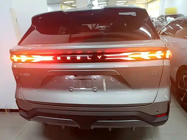 Geely Galaxy L7 2024