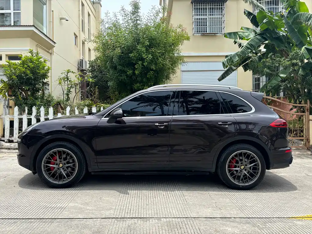 Porsche Cayenne 2015 — фото 5