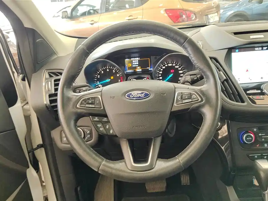 Ford Kuga 2017 — фото 15
