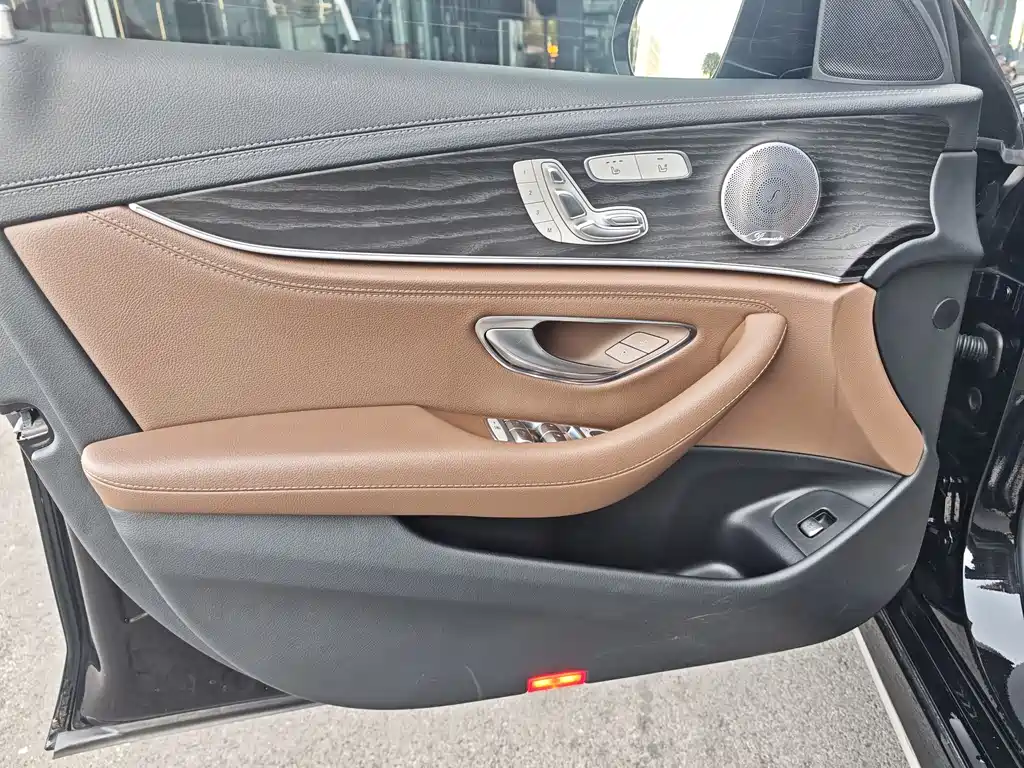 Mercedes-Benz E-Class 2020 — фото 8