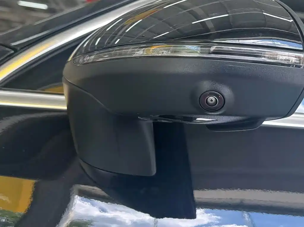 Mercedes-Benz GLC 2025