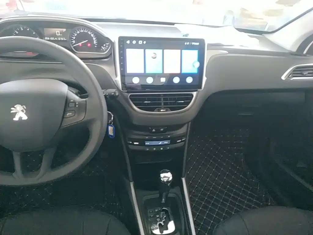 Peugeot 2008 2014 — фото 13