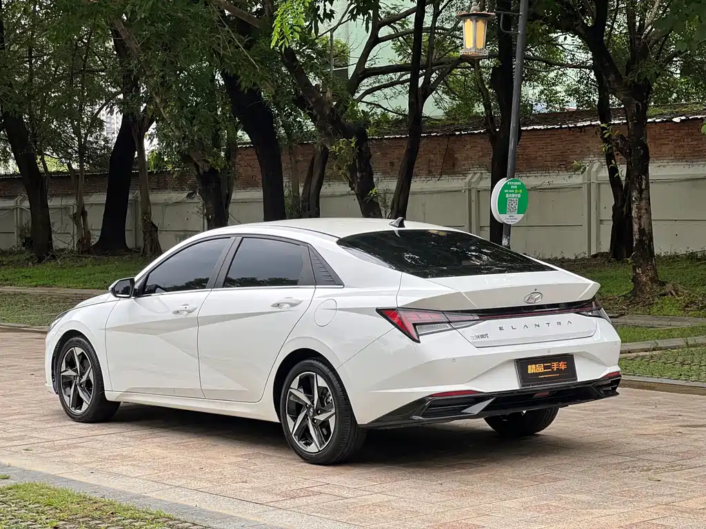 Hyundai Elantra 2021