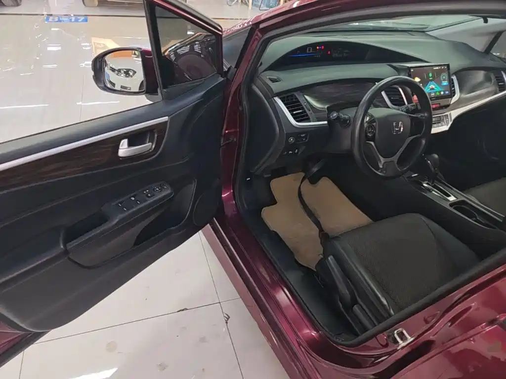 Honda Jade 2017 — фото 10