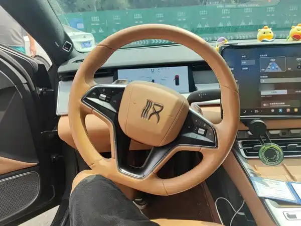 BYD Han L 2025