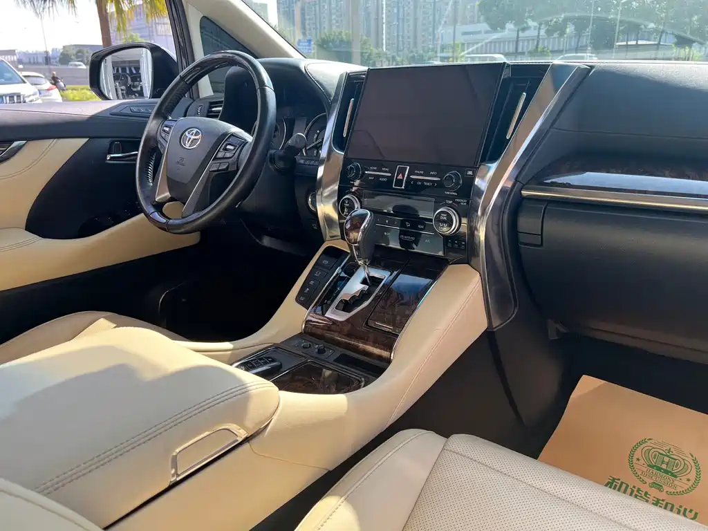 Toyota Alphard 2022 — фото 4