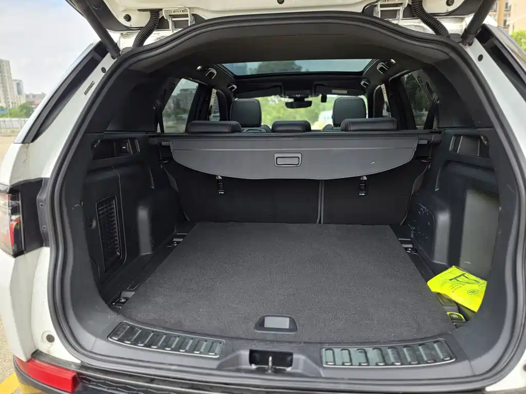 Land Rover Discovery Sport 2021 — фото 10