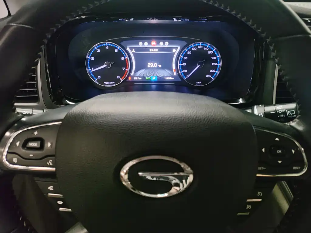 GAC Motor Trumpchi M8 2018 — фото 17
