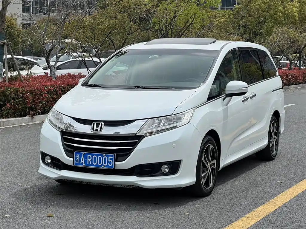 Honda Odyssey 2016 — фото 1