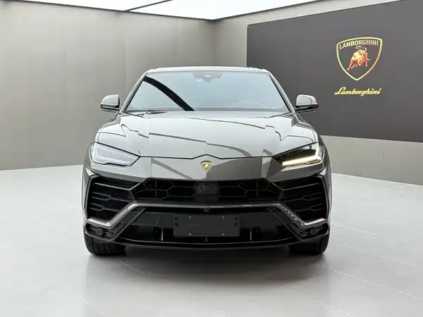 Lamborghini Urus 2021