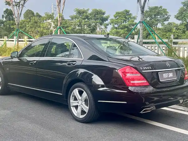 Mercedes-Benz S-Class 2012