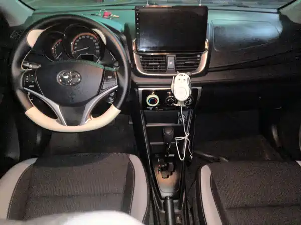 Toyota Yaris L 2022