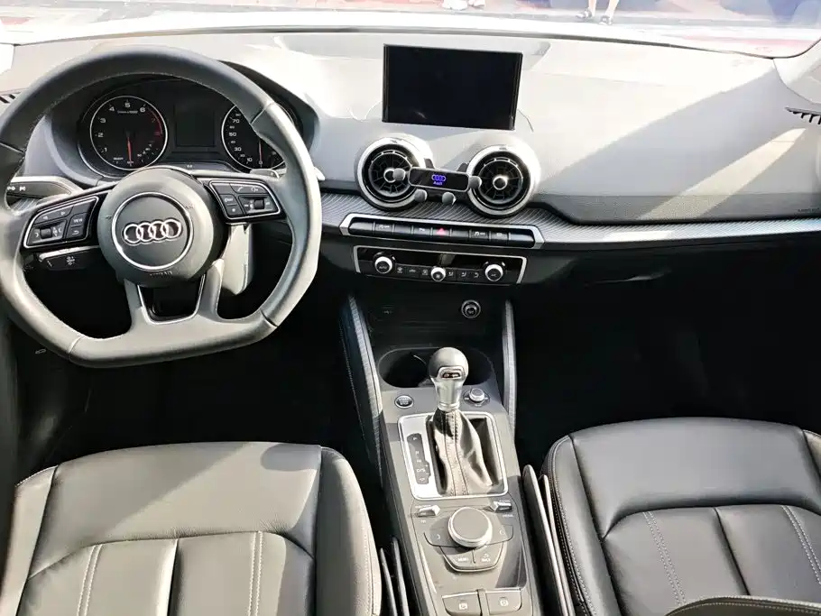 Audi Q2L 2023 — фото 12