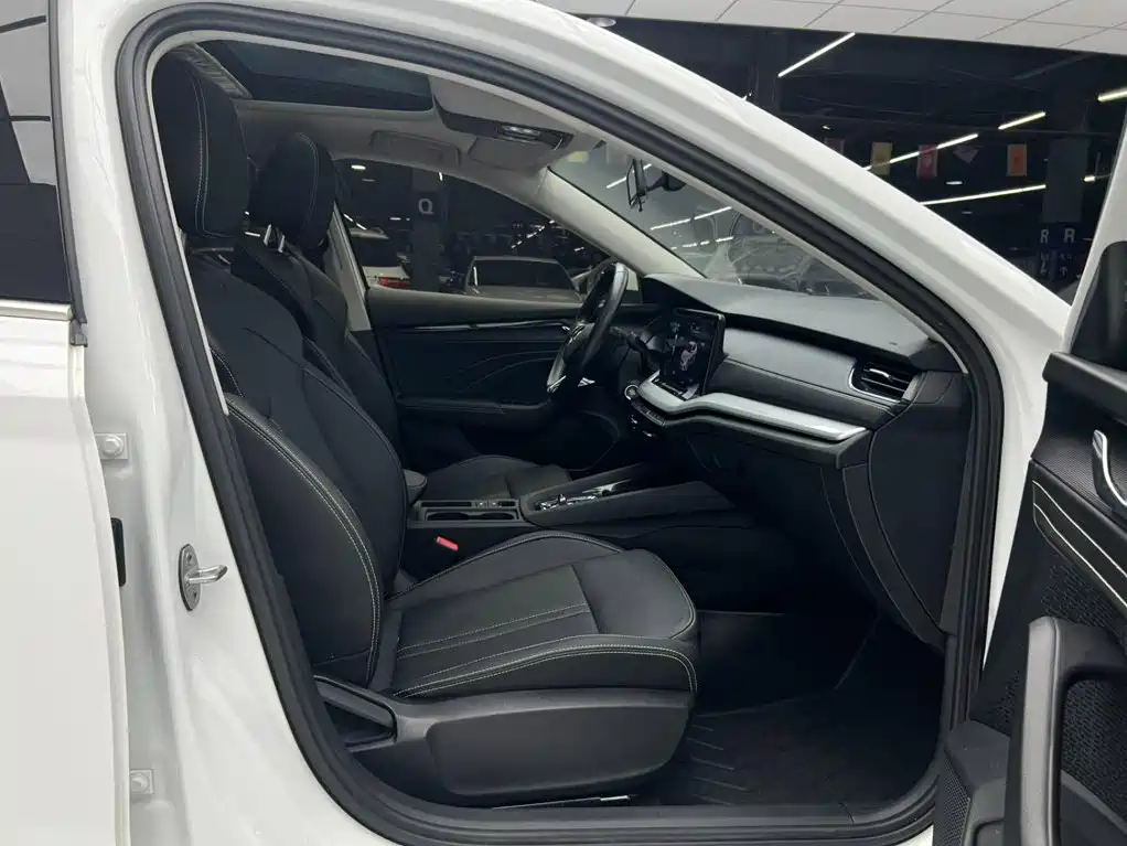 Skoda Octavia 2023 — фото 14