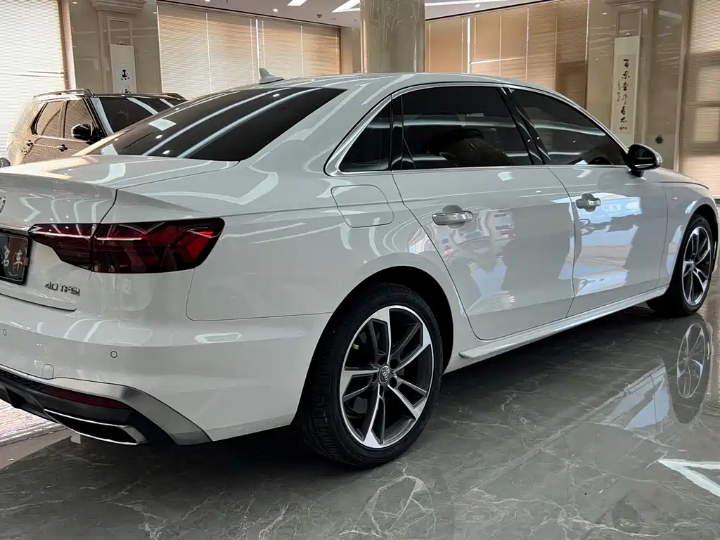 Audi A4L 2021