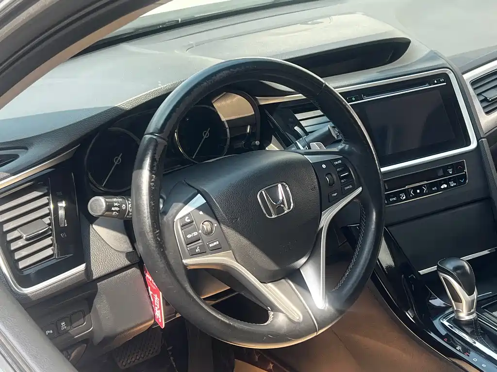 Honda Spirior 2016 — фото 20