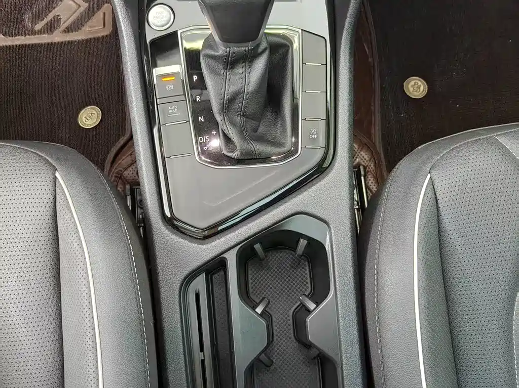Volkswagen Tiguan L 2023 — фото 10