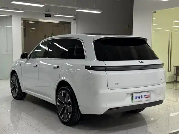 Li Auto L8 2025