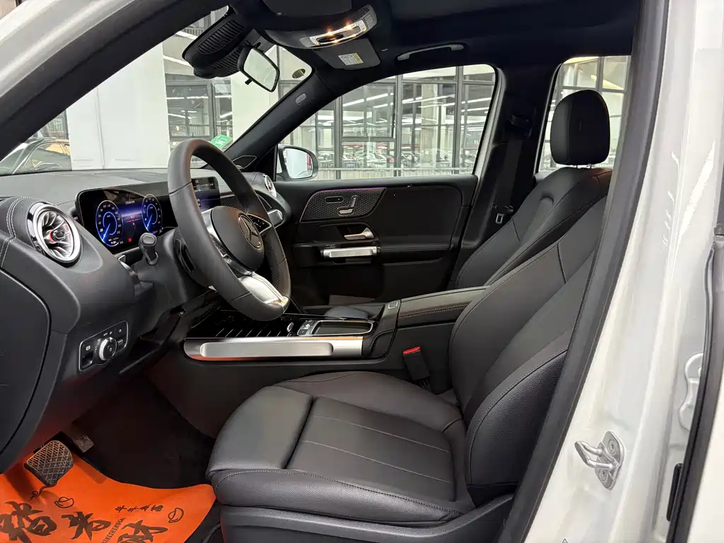 Mercedes-Benz EQB 2026