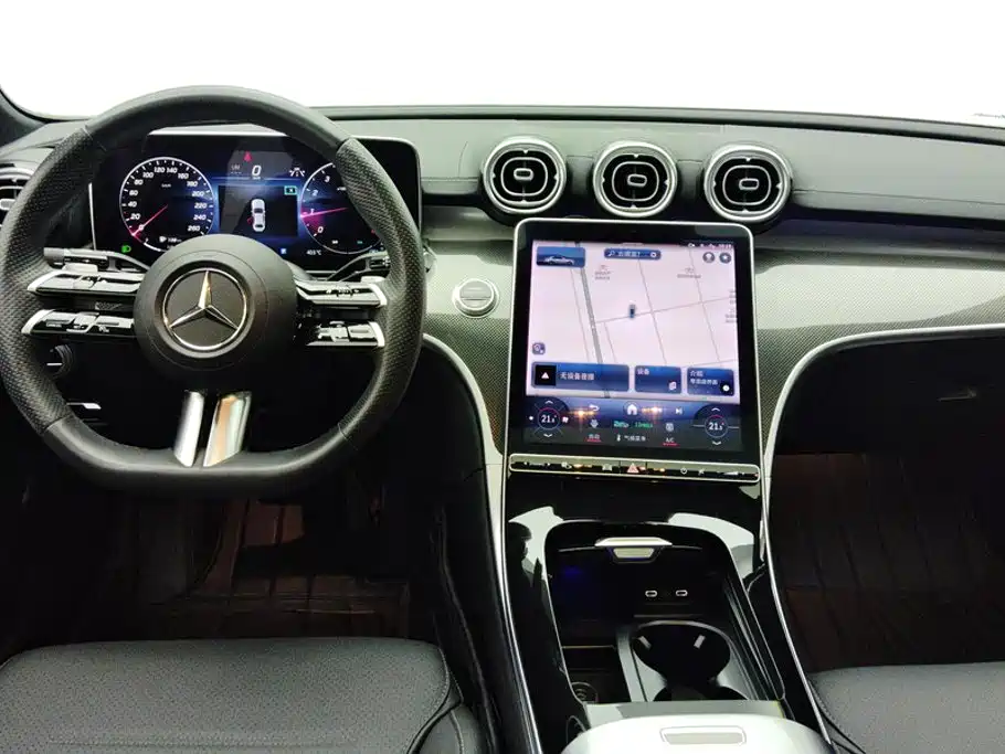 Mercedes-Benz C-Class 2023 — фото 12