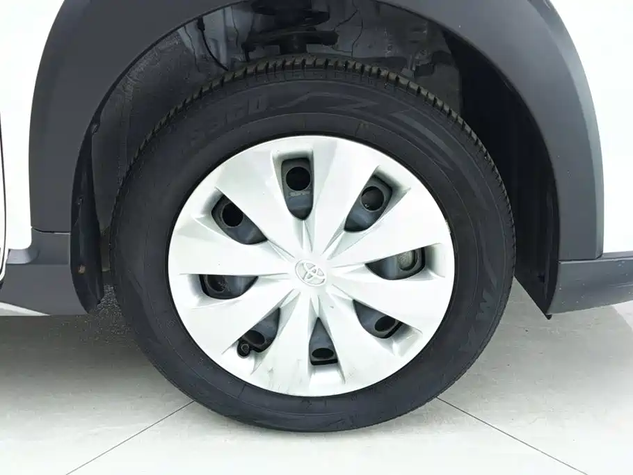 Toyota Yaris L 2021 — фото 6