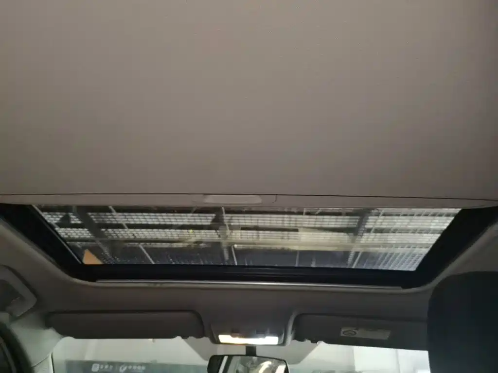 Toyota RAV4 2018 — фото 18