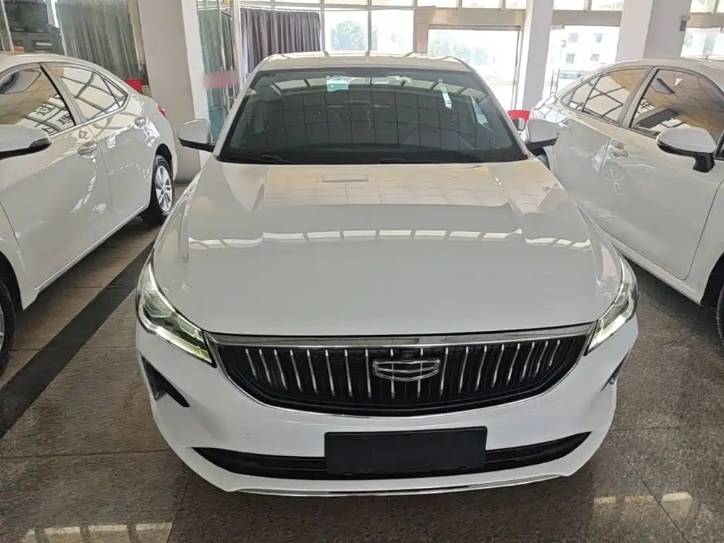 Geely Emgrand 2022