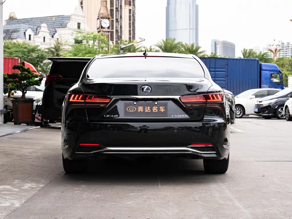 Lexus LS 2021