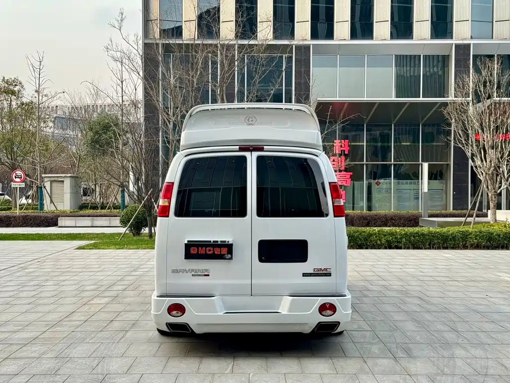 GMC Savana 2016 — фото 6