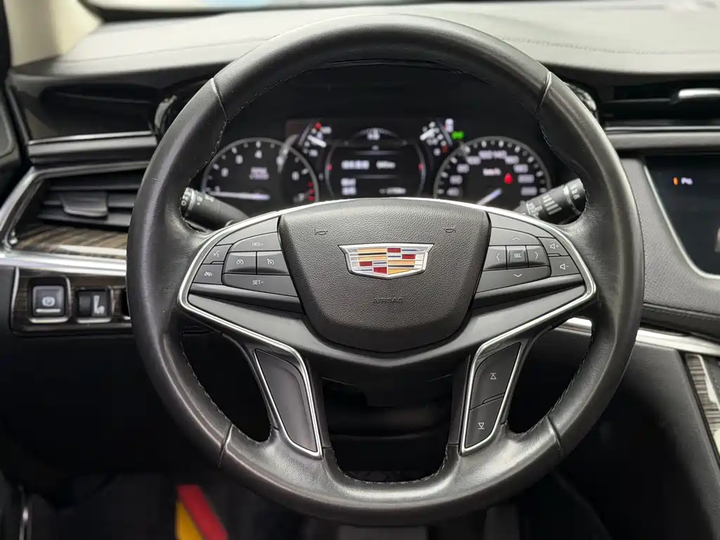 Cadillac XT5 2018 — фото 13