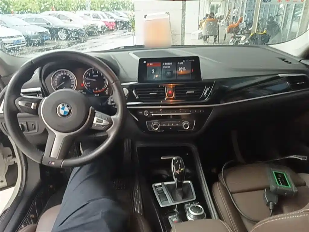 BMW 1 Series 2020 — фото 10