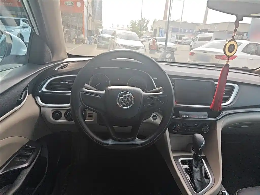 Buick Excelle 2017 — фото 11
