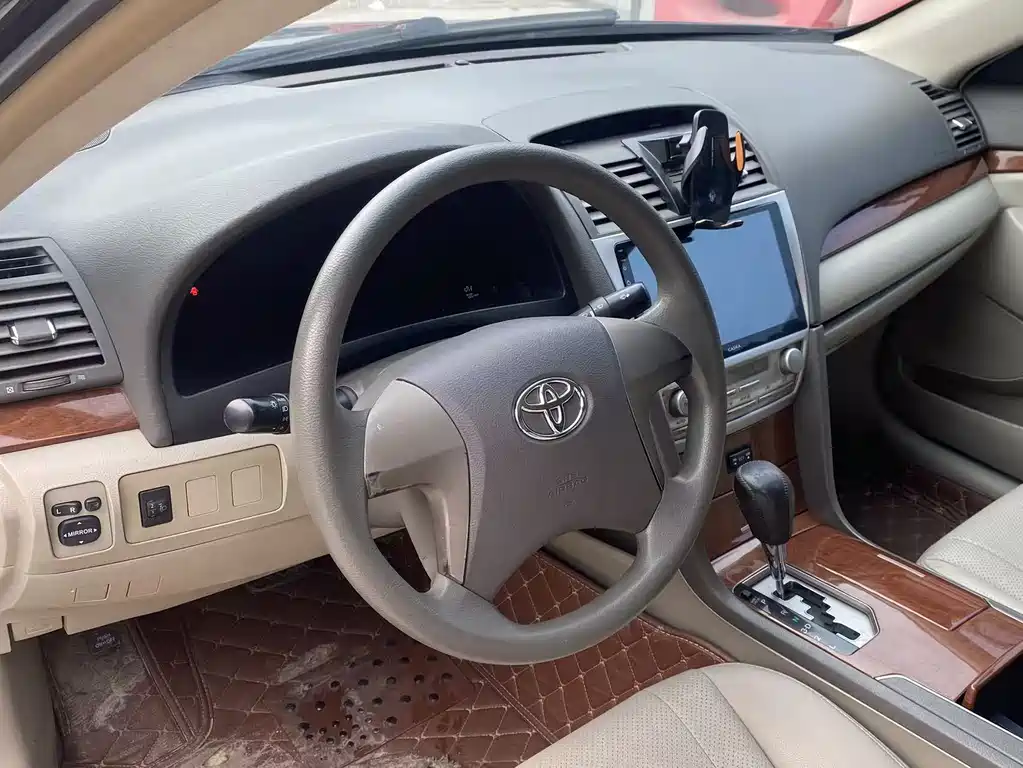 Toyota Camry 2013 — фото 11