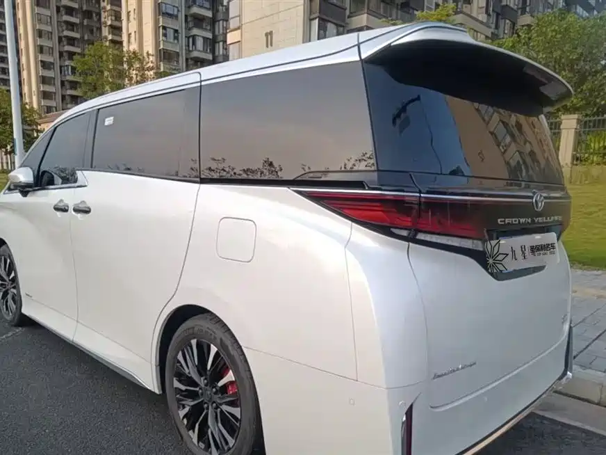 Toyota Vellfire 2025 — фото 2