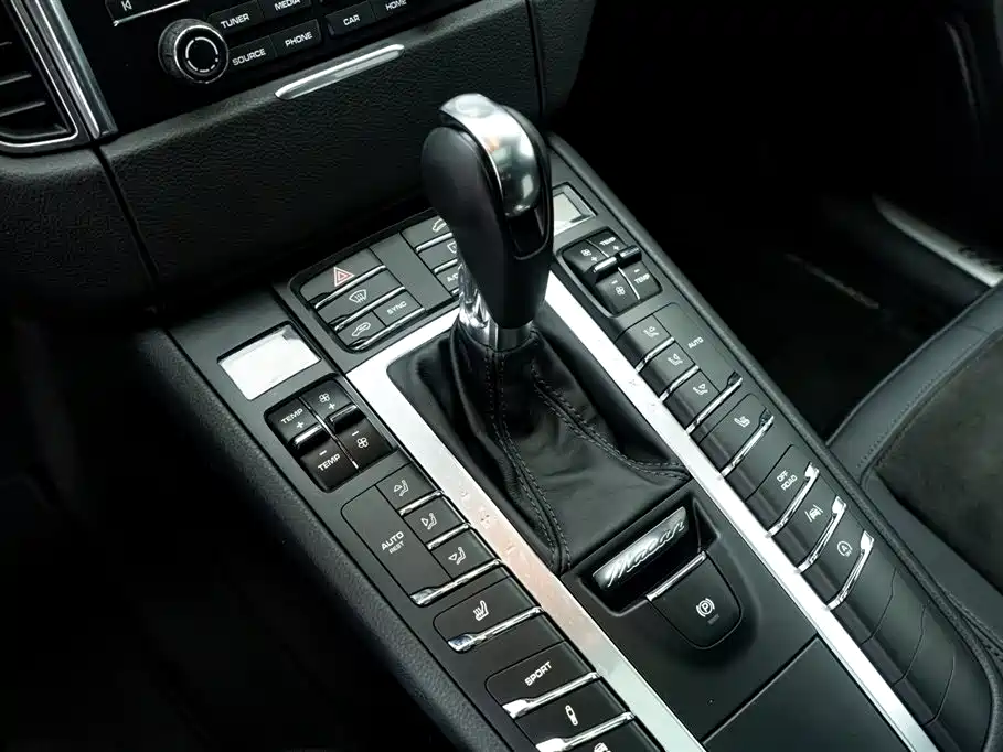 Porsche Macan 2016 — фото 25