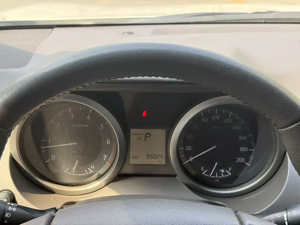 Toyota Prado 2015 — фото 13