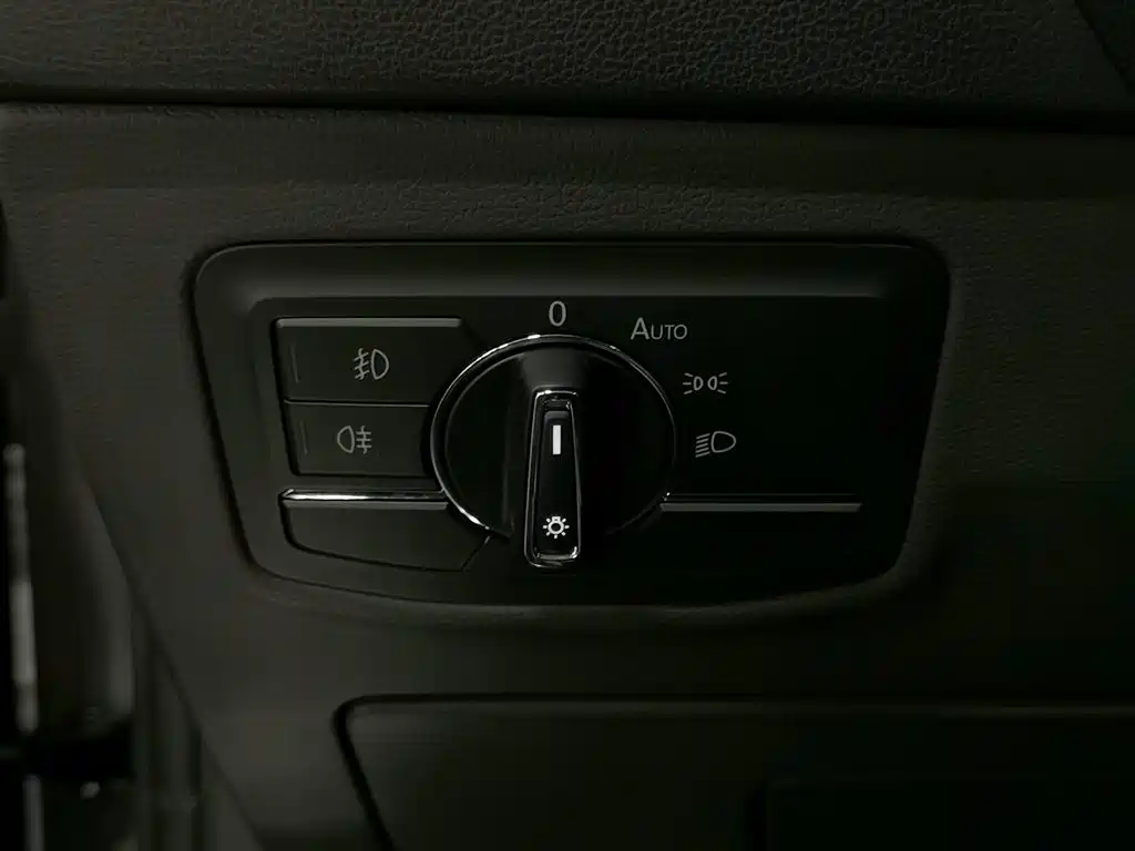 Volkswagen Phideon 2018 — фото 21