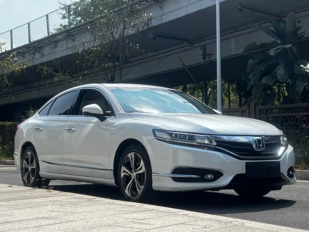 Honda Spirior 2016 — фото 3