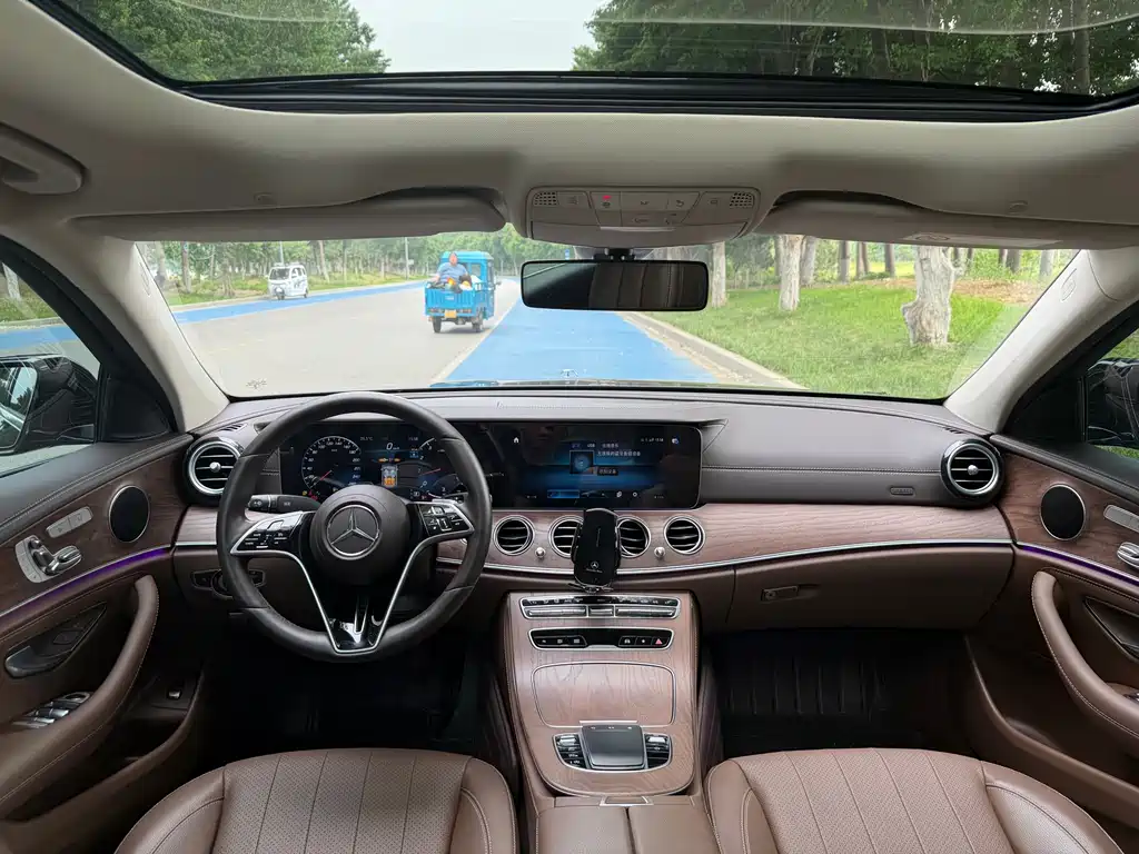 Mercedes-Benz E-Class 2022 — фото 14