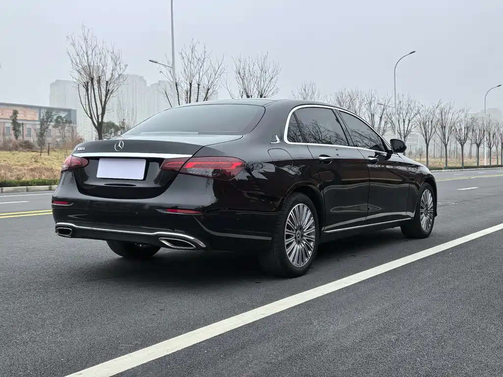 Mercedes-Benz E-Class 2023 — фото 5