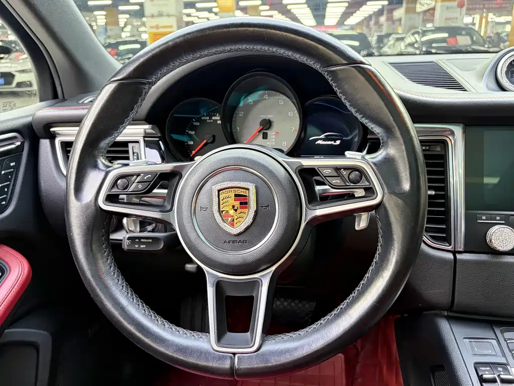 Porsche Macan 2017 — фото 6